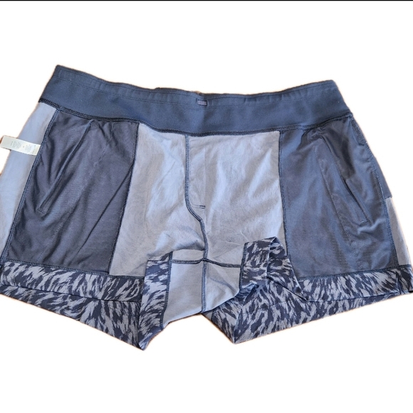 Athleta Trekkie North Printed Short | Size 20 | NWT - Picture 8 of 14